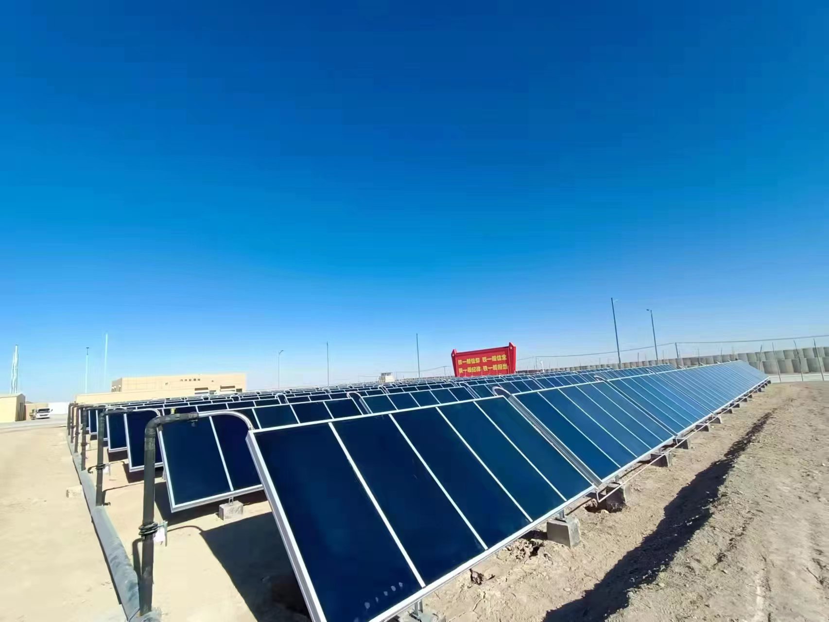 新疆大平板太阳能热水工程